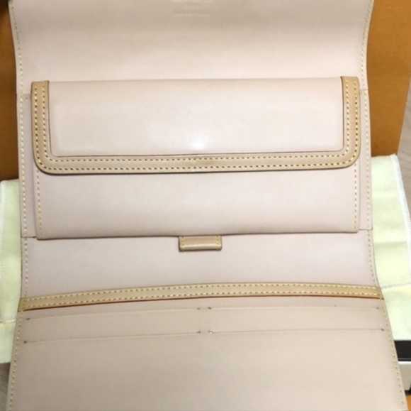 LOUIS VUITTON WHITE MONOGRAM MULTICOLORE INTERNATIONAL WALLET - Picture 4 of 4